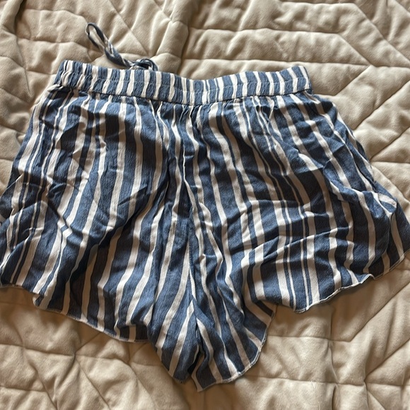 American Eagle shorts - Picture 2 of 3